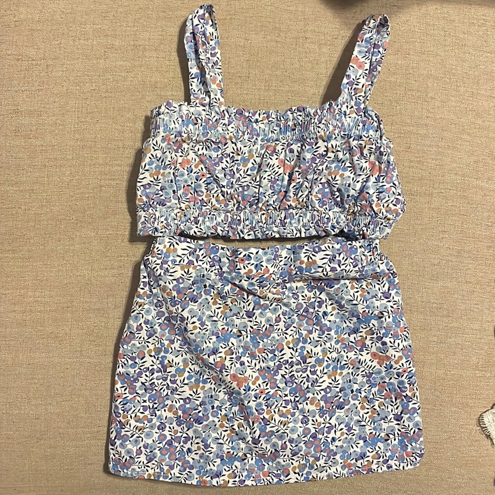 Little girls skirt set